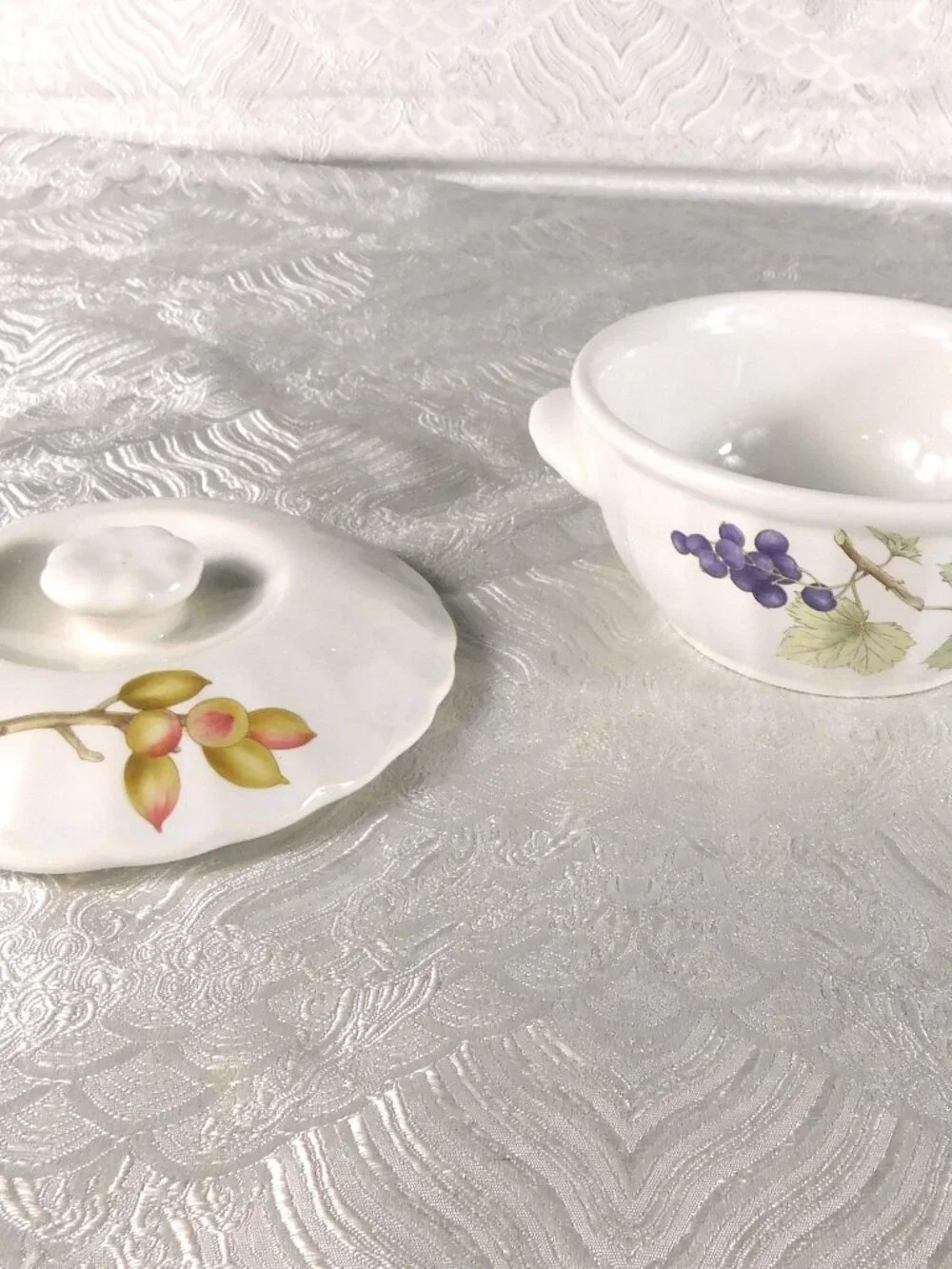 Set of Five Mikasa Belle Terre Individual Casserole Dishes with Lids # 27808